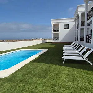 https://cotillo-star-by-nicolet.in-canary-islands.com